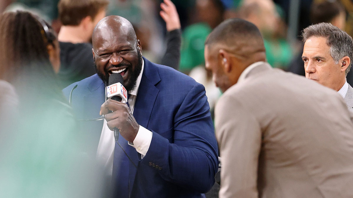 Shaquille O’Neal reveals why he ran off live TV to use the bathroom