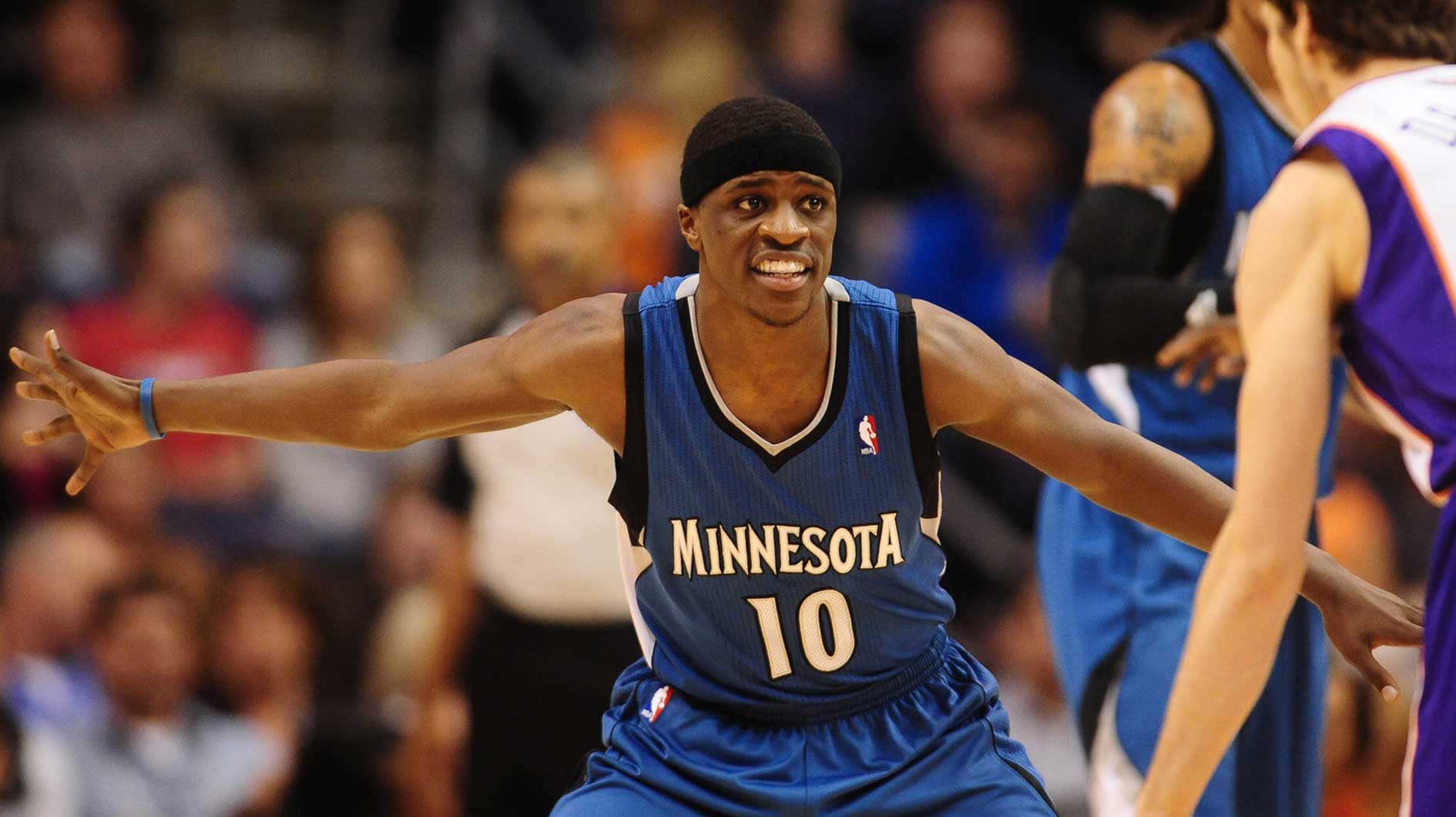 Minnesota Timberwolves guard (10) Jonny Flynn against the Phoenix Suns at the US Airways Center. The Suns defeated the Timberwolves 128-122.