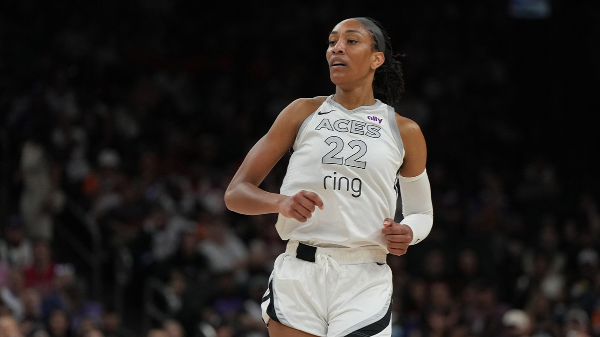 Las Vegas Aces center A'ja Wilson (22) against the Phoenix Mercury in the first half at Footprint Center.