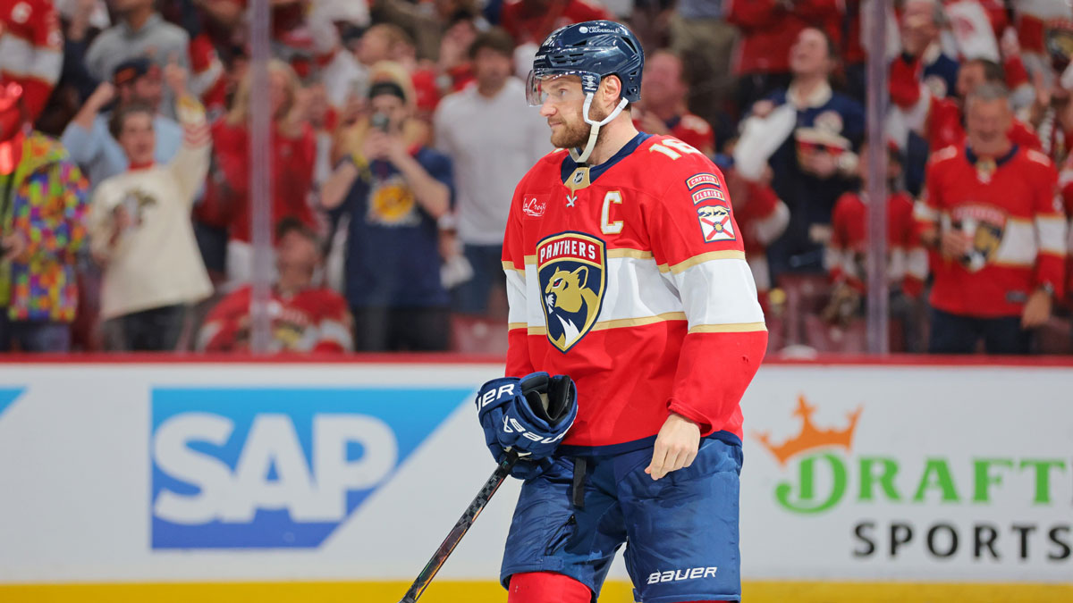 Panthers’ Aleksander Barkov beats out teammate to win 2nd straight Selke Trophy
