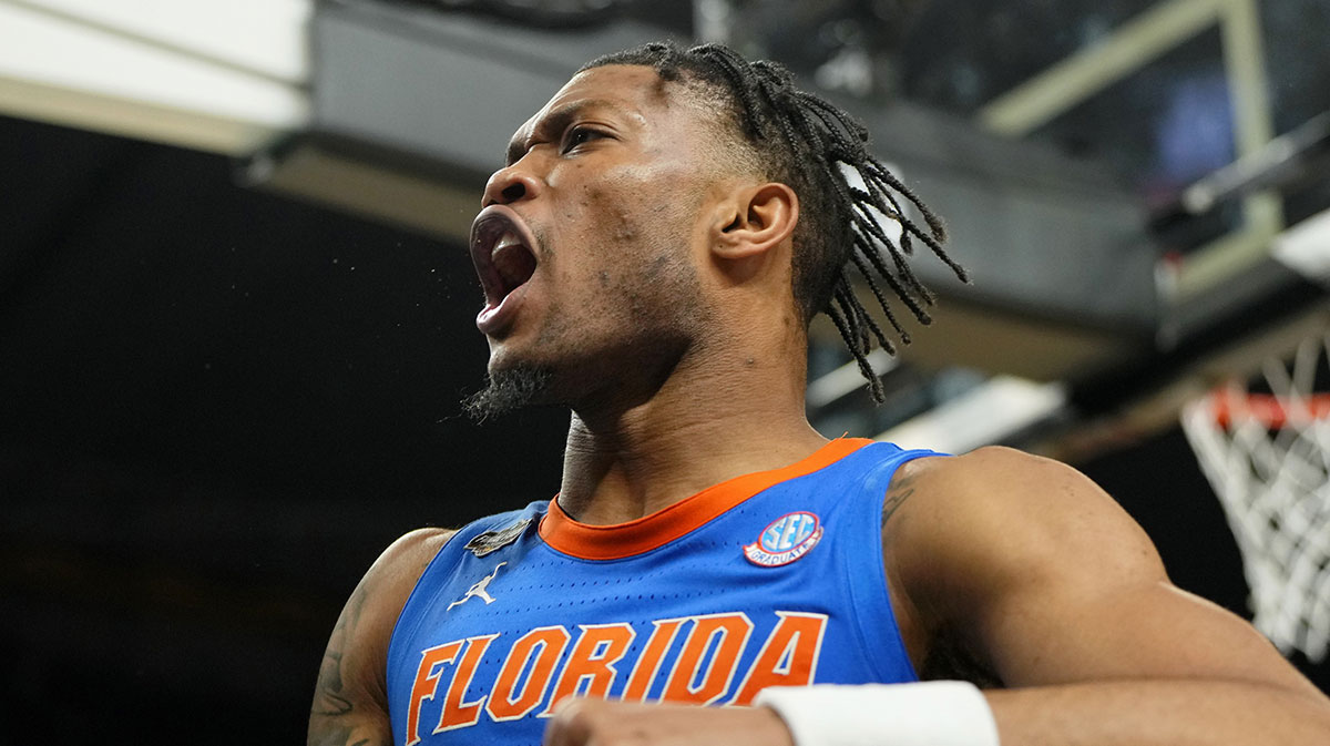 Florida Gators guard Alijah Martin (15) reacts after a play against the Houston Cougars during the second half of the national championship game of the Final Four of the 2025 NCAA Tournament at the Alamodome.