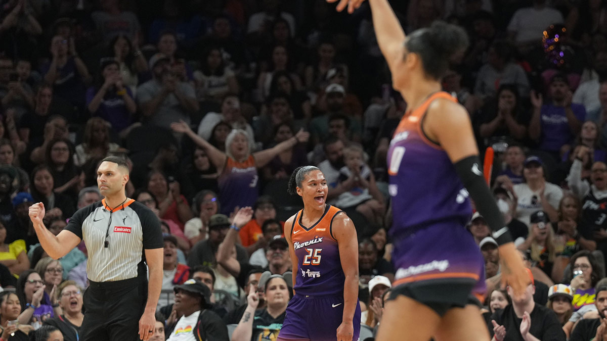 Phoenix Mercury forward Alyssa Thomas (25) celebrates a basket against the New York Liberty during the second half at Footprint Center.