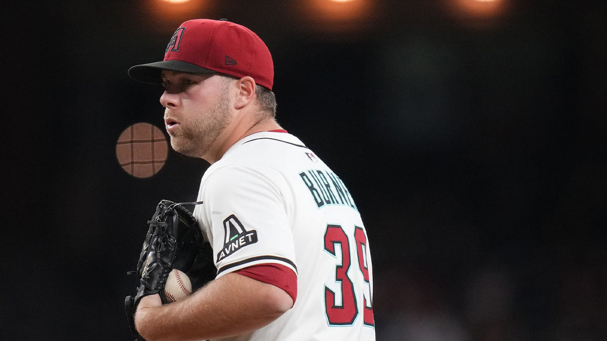 Arizona Diamondbacks Corbin Burnes (39) pitches against the Pittsburgh Pirates at Chase Field in Phoenix, on May 27, 2025. Jacob deGrom, Zach Eflin, Tony Gonsolin