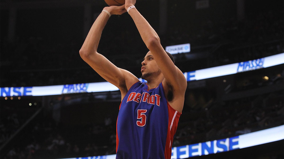 Detroit Pistons power forward Austin Daye (5) shoots against the Orlando Magic during the second quarter at Amway Center.