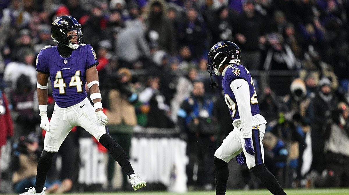 Baltimore Ravens cornerback Marlon Humphrey (44) reacts after breaking cup a Cleveland Browns 4th down pass attempt during the first half at M&T Bank Stadium.