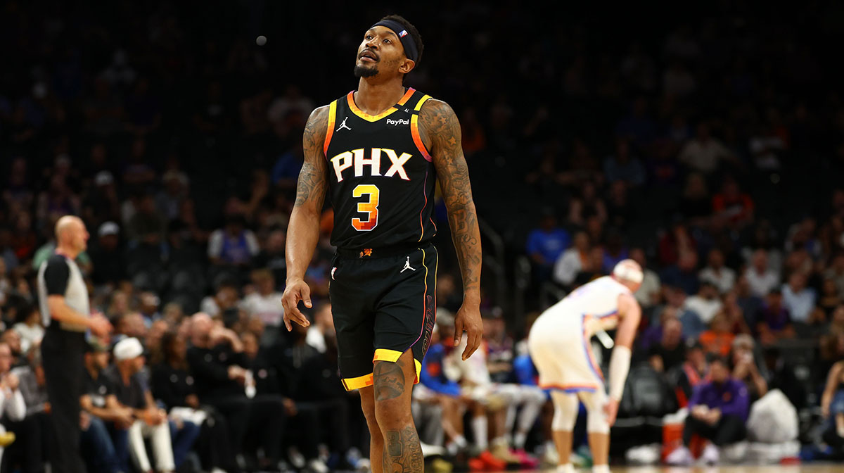 Phoenix Suns guard Bradley Beal (3) reacts against the Oklahoma City Thunder during the second half at Footprint Center