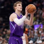 https://wp.clutchpoints.com/wp-content/uploads/2025/06/Bill-Simmons-hints-at-Lauri-Markkanens-trade-availability.jpg?w=150&h=150&crop=1