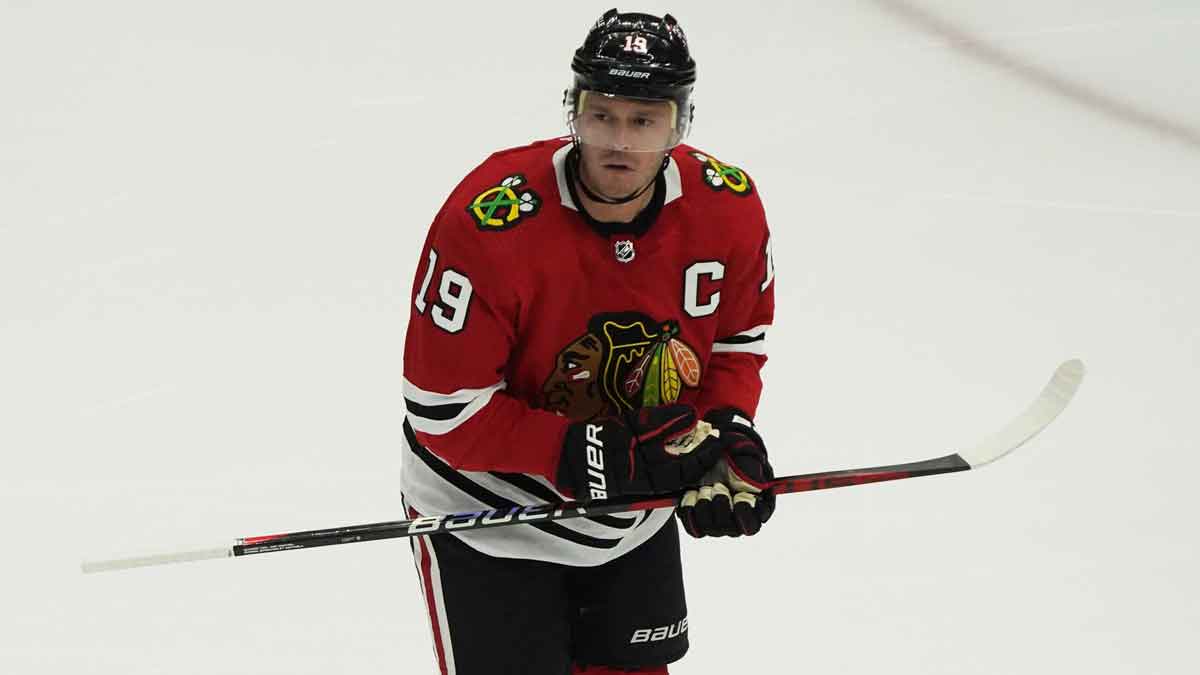 Chicago Blackhawks center Jonathan Toews (19) plays in his last game as a Blackhawk against the Philadelphia Flyers during the first period at United Center.