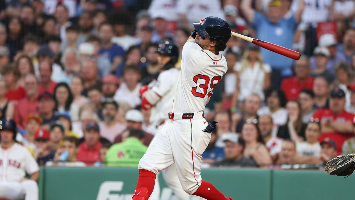 Boston Red Sox third baseman Marcelo Mayer (39) hits a solo home run during the fourth inning against the Tampa Bay Rays at Fenway Park. Castillo