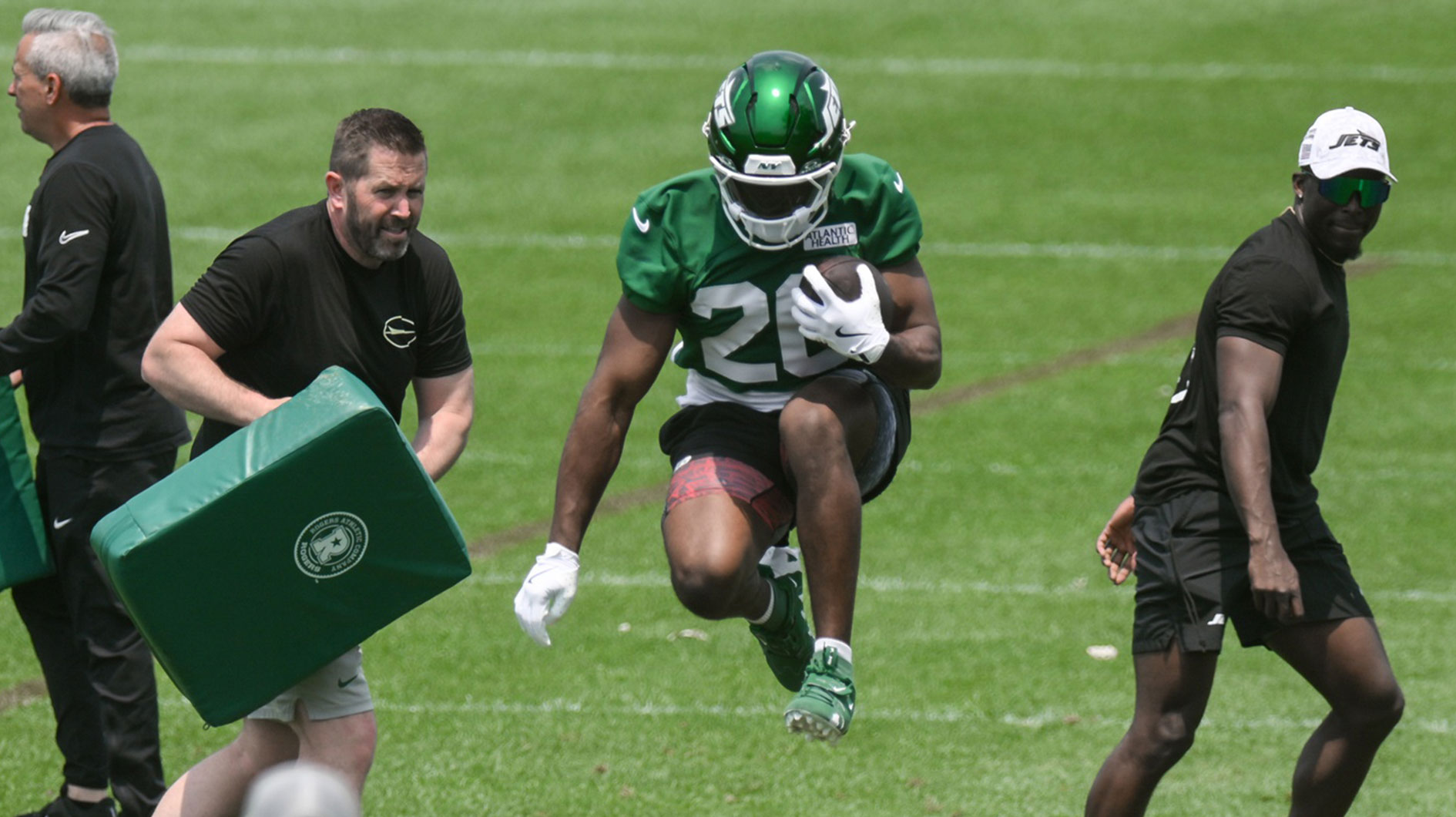New York Jets running back Breece Hall (20) participates in a drill during minicamp at Atlantic Health Jets Training Center.