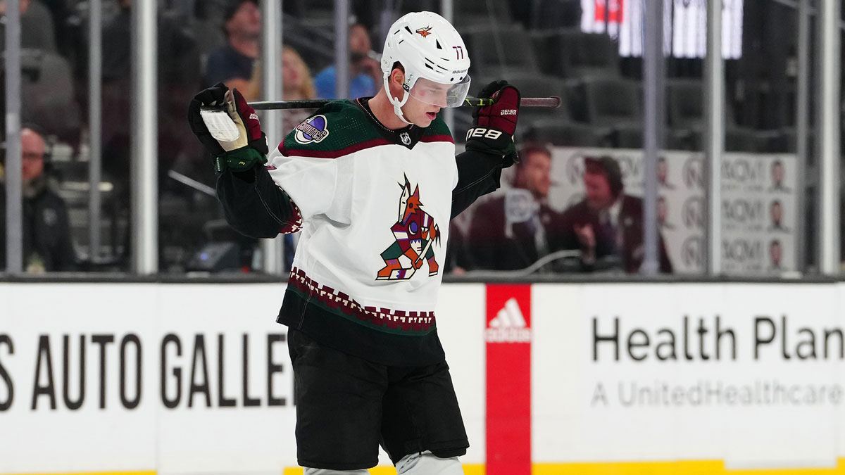 Bruins news: Boston signs recent trade acquisition to one year contract
