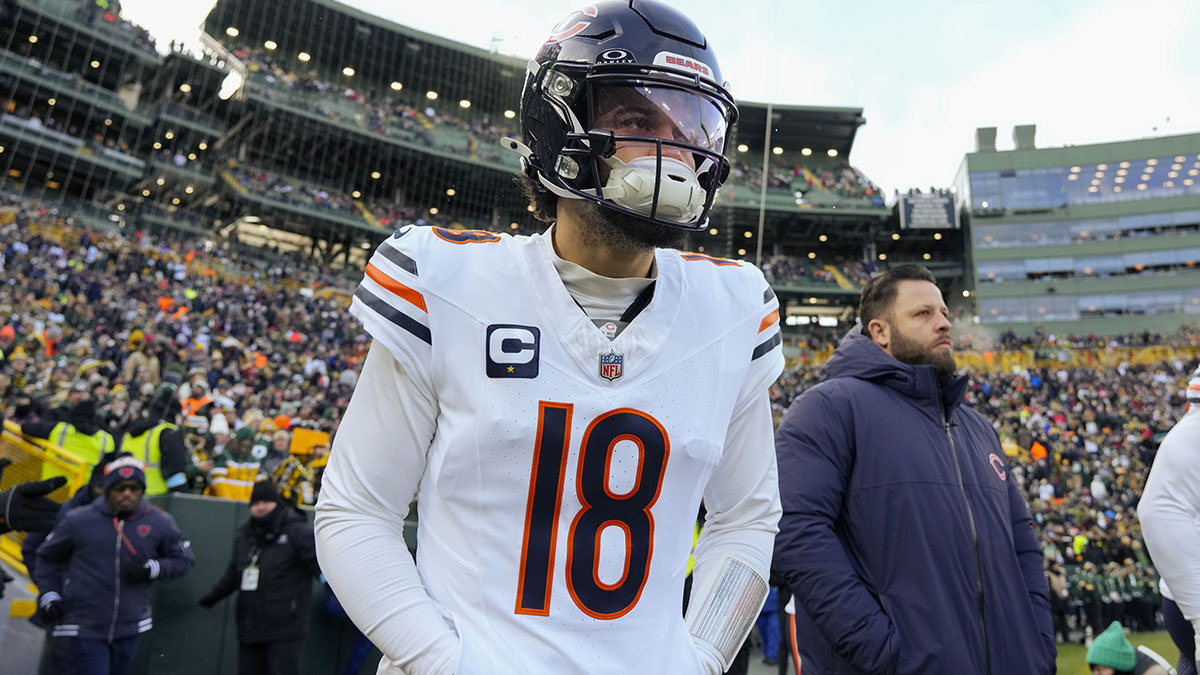 Chicago Bears quarterback Caleb Williams (18) prior to the game against the Green Bay Packers at Lambeau Field.