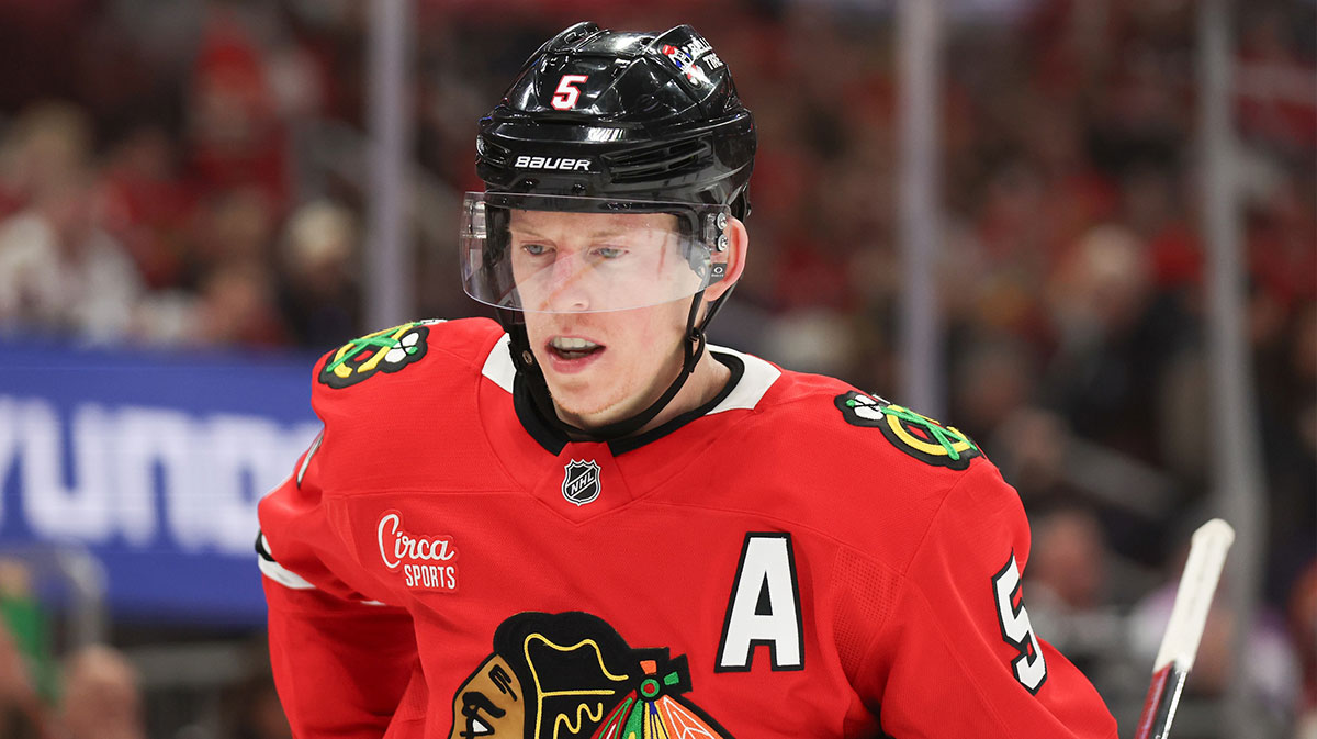 Chicago Blackhawks defenseman Connor Murphy (5) waits for a faceoff during the second period against the Pittsburgh Penguins at United Center.