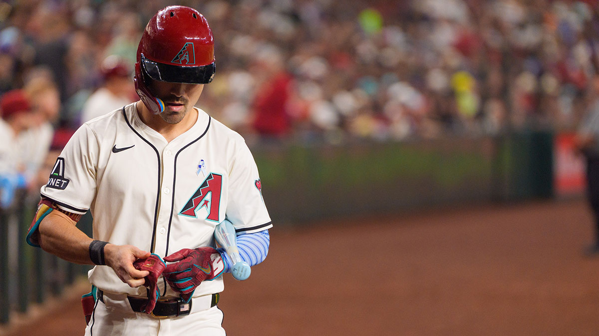 Arizona Diamondbacks outfielder Corbin Carroll (7) takes the field as he leads off in the first inning against the San Diego Padres.
