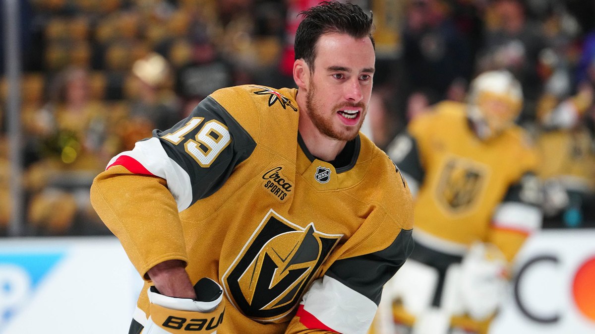 Vegas Golden Knights right wing Reilly Smith (19) warms up before game two of the second round of the 2025 Stanley Cup Playoffs against the Edmonton Oilers at T-Mobile Arena