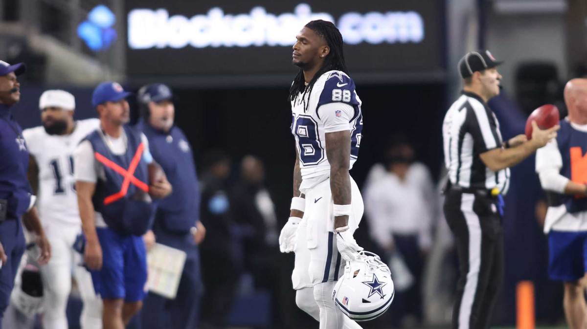 Dallas Cowboys wide receiver CeeDee Lamb (88) walks off the field after a play in the fourth quarter against the Cincinnati Bengals at AT&T Stadium.
