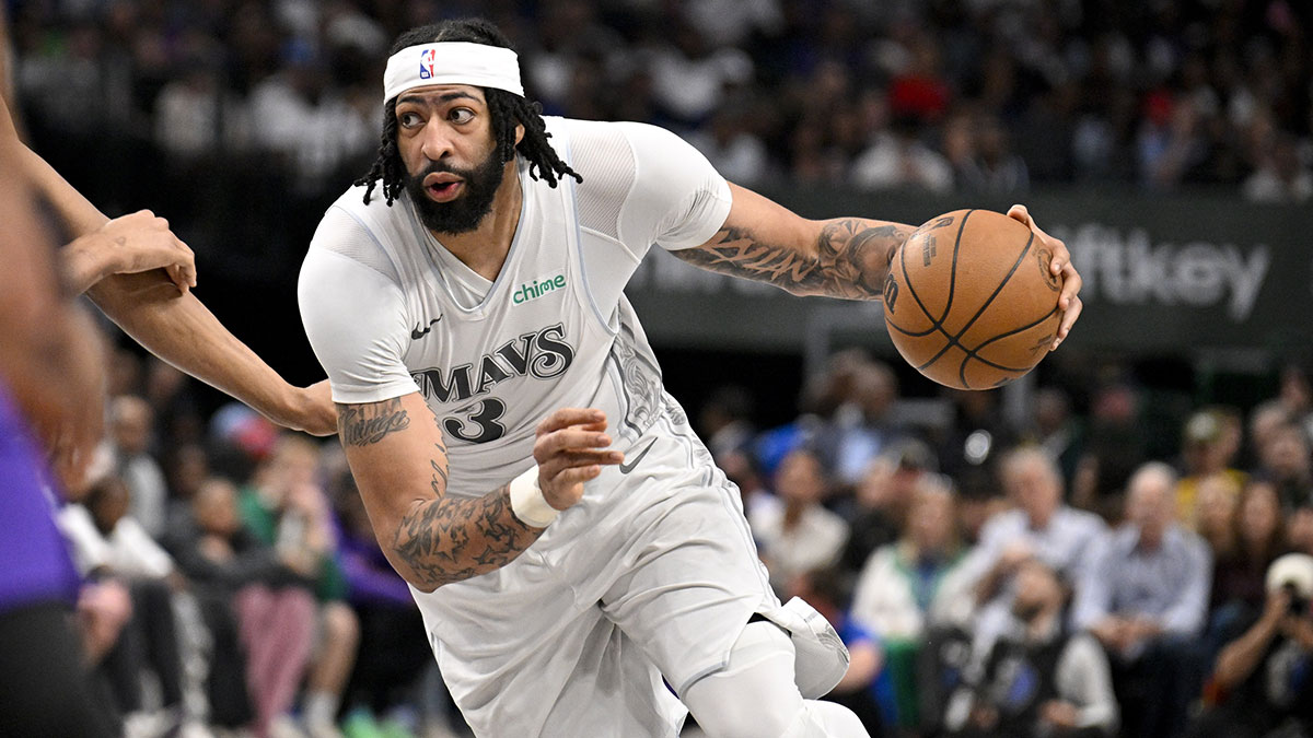 Dallas Mavericks forward Anthony Davis (3) drives to the basket against the Toronto Raptors during the second half at the American Airlines Center.