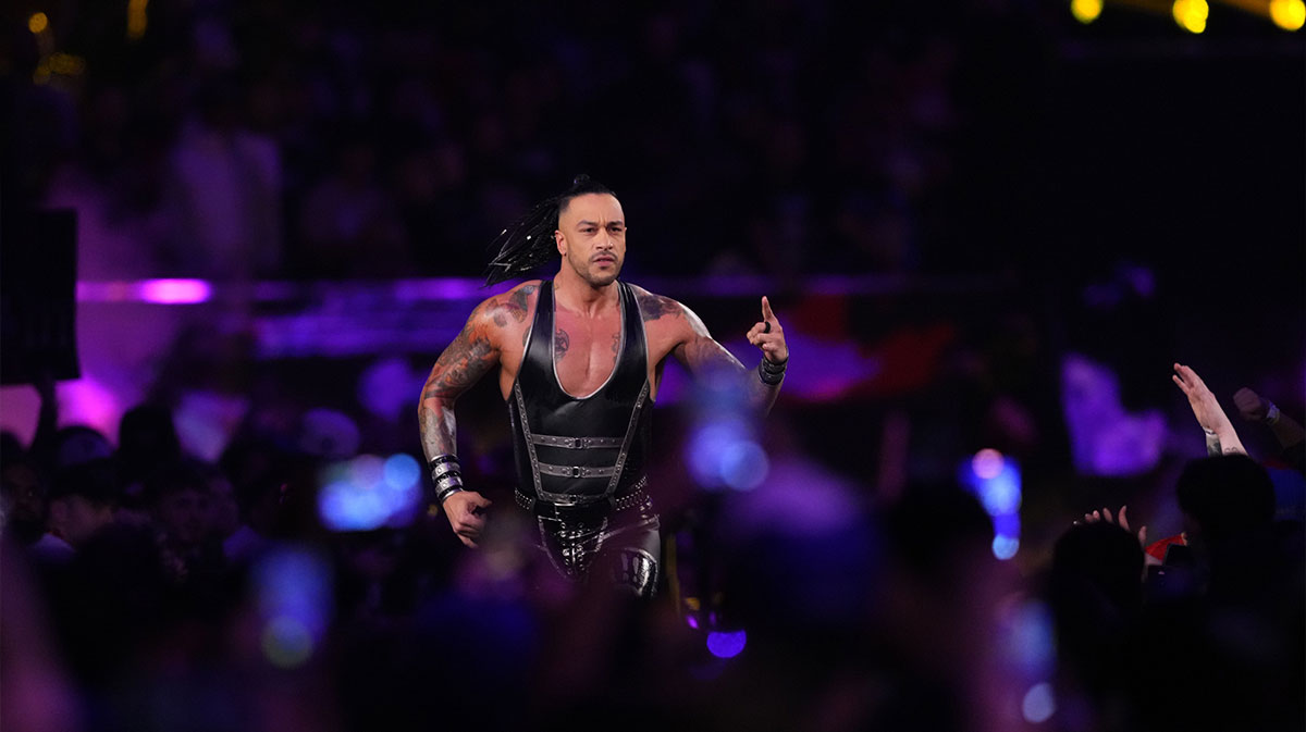 WWE Superstar Damian Priest, who has a plane clause in his latest contract, at the Royal Rumble.