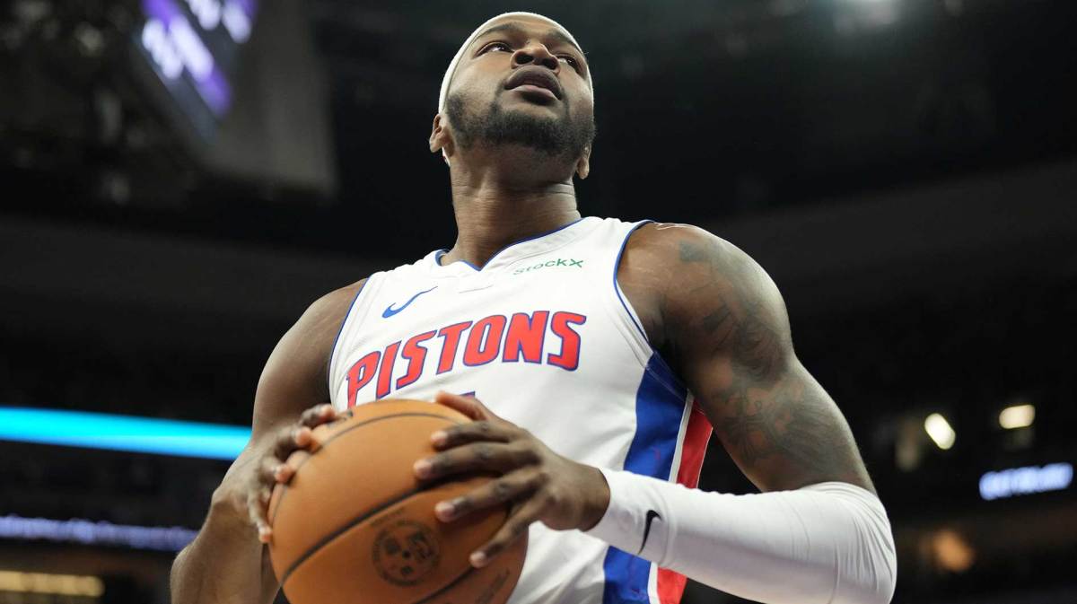Detroit Pistons forward Paul Reed (7) holds the ball after a call against the Sacramento Kings during the third quarter at Golden 1 Center.