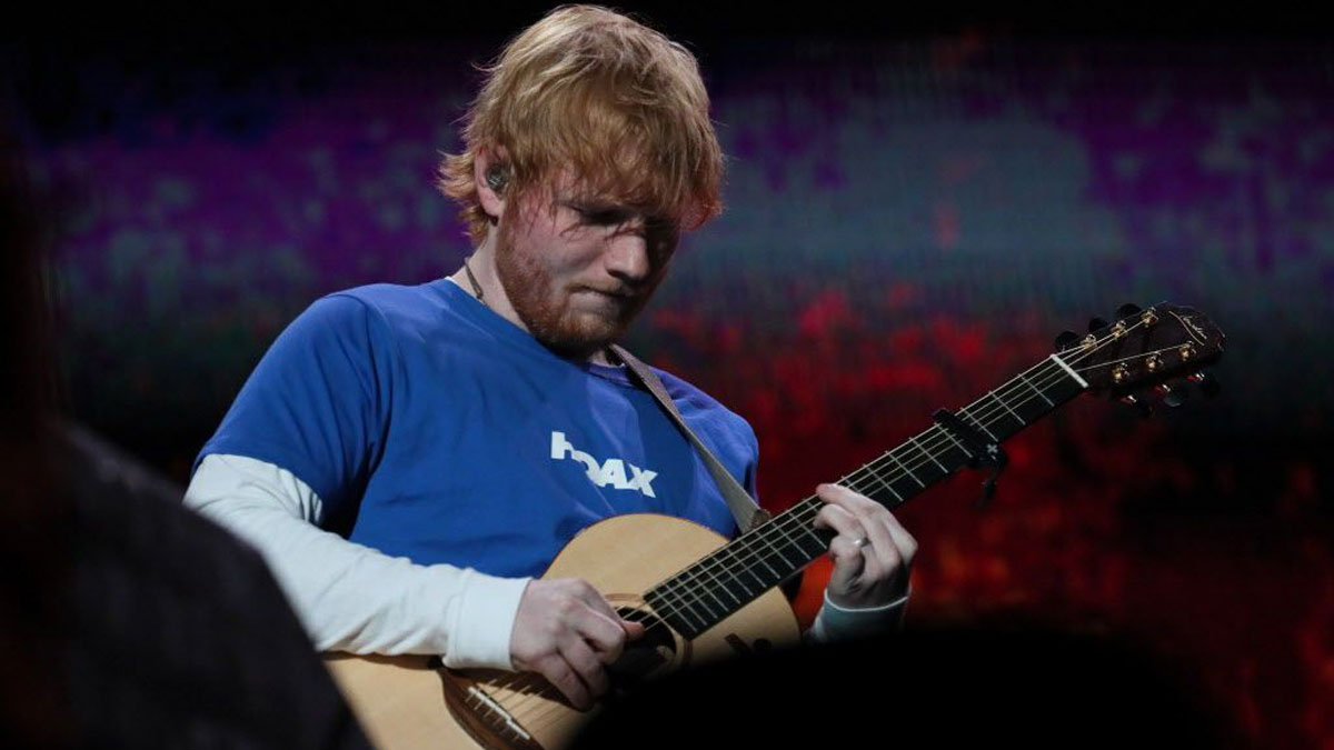 Ed Sheeran, who performed the new song Sapphire from his upcoming album Play on the Mathematics Tour in Spain, on the Divide Tour in 2018.