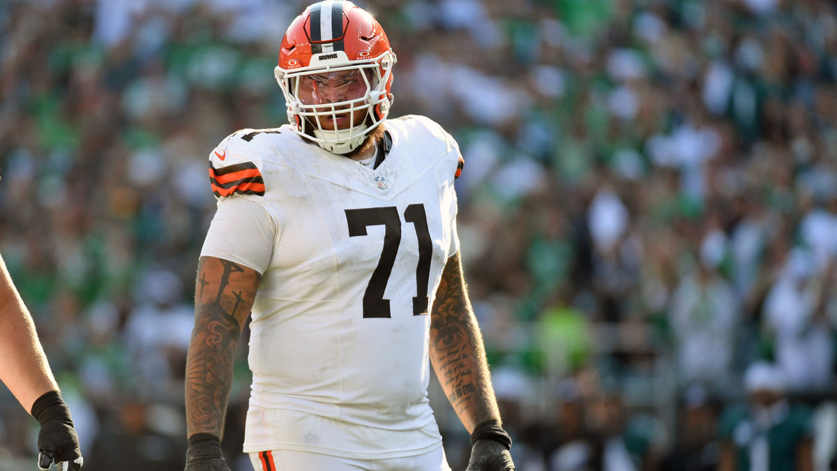 Cleveland Browns offensive tackle Jedrick Wills Jr. (71) against the Philadelphia Eagles at Lincoln Financial Field.