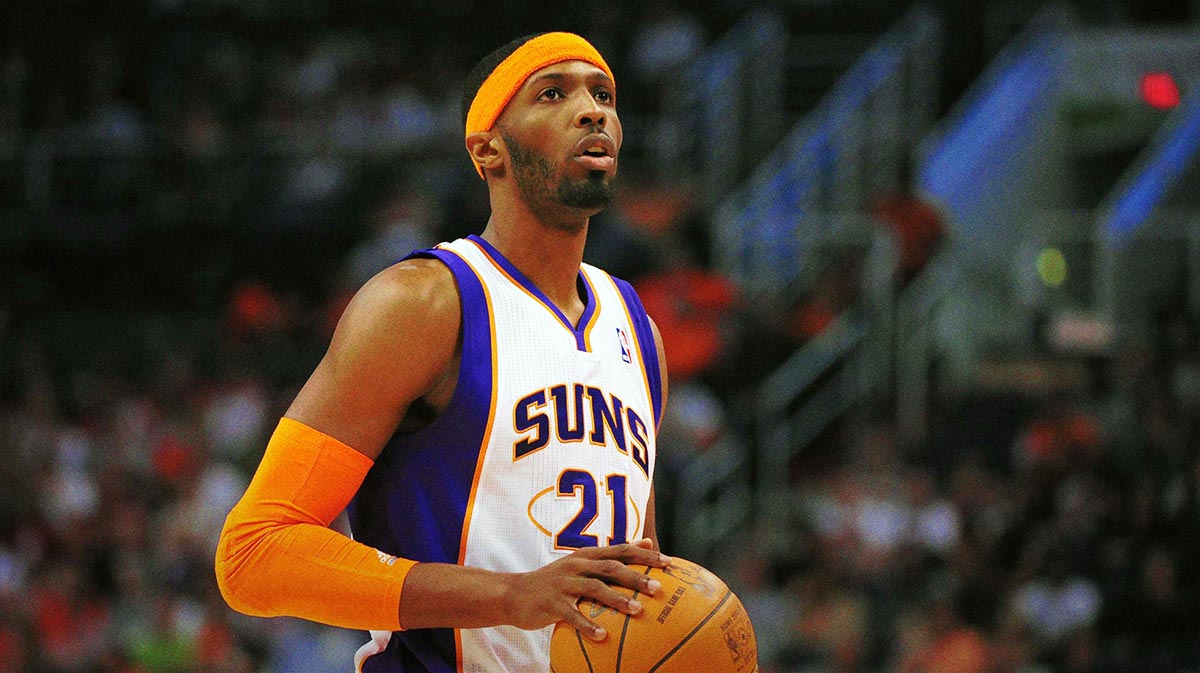 Phoenix Suns power forward Hakim Warrick (21) shoots a free throw during the fourth quarter against the Memphis Grizzlies at the US Airways Center. The Suns defeated the Grizzlies 98-91.