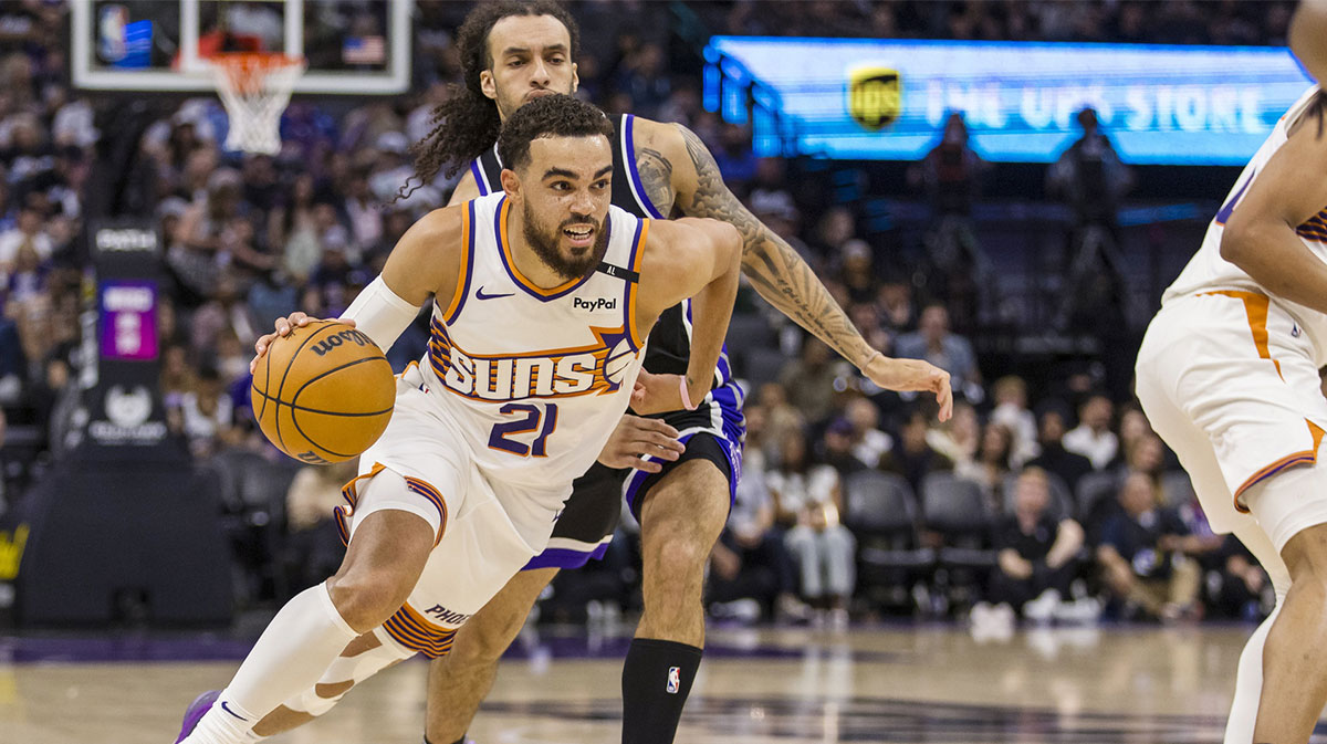 Phoenix Suns guard Tyus Jones (21) drives to the basket against the Sacramento Kings during the third quarter at Golden 1 Center.