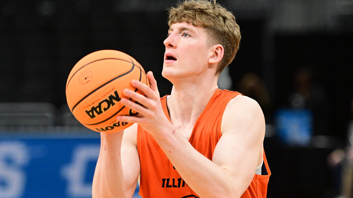 Illinois Fighting Illini guard Kasparas Jakucionis (32) shoots the ball during NCAA Tournament First Round Practice at Fiserv Forum.