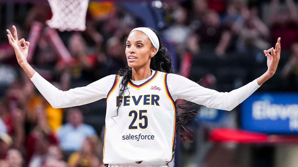 Fever HC Stephanie White offers DeWanna Bonner update before Aces game