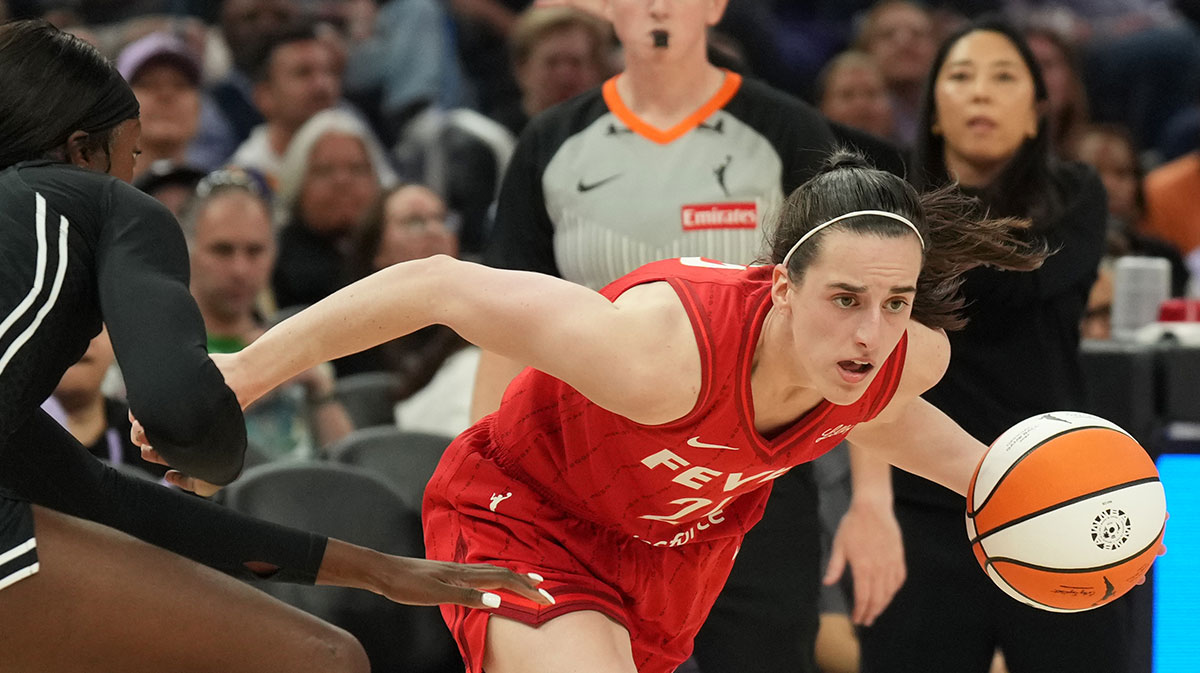 Warriors guard Brandin Podziemski clowning Fever’s Caitlin Clark for traveling