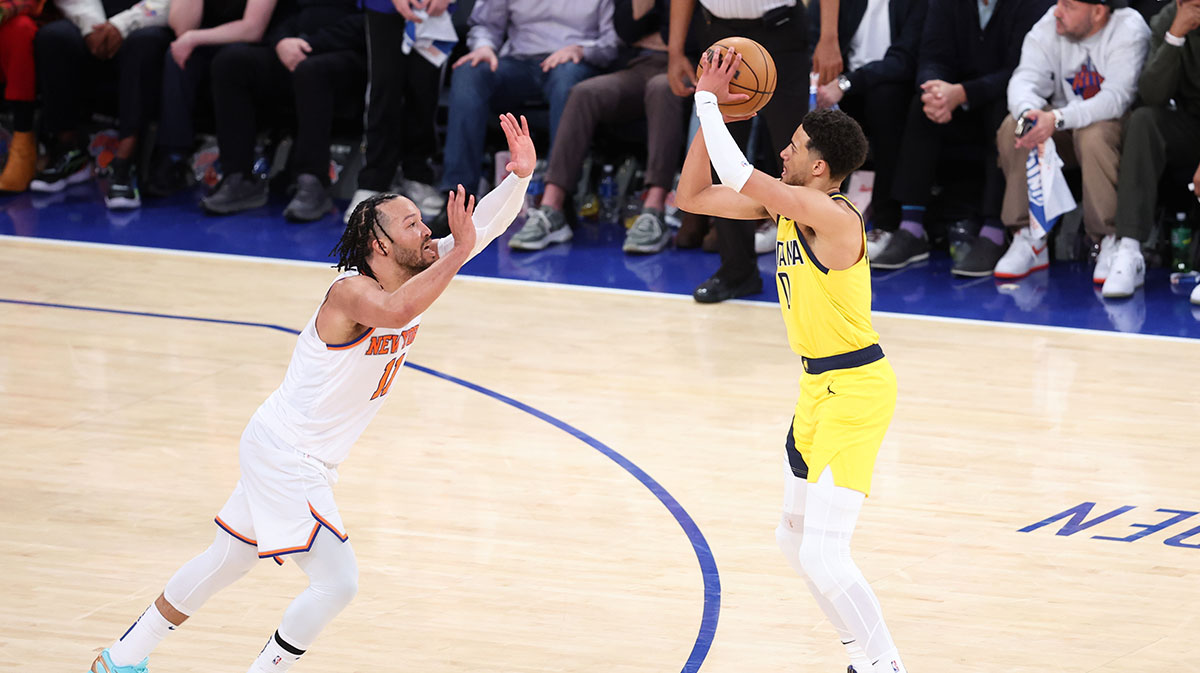 Indiana Pacers guard Tyrese Haliburton (0) shoots against New York Knicks guard Jalen Brunson (11) in the fourth quarter during game two of the eastern conference finals for the 2025 NBA Playoffs at Madison Square Garden.