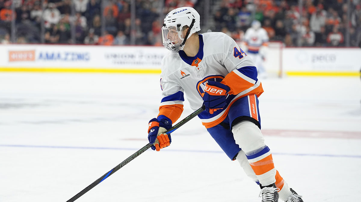 New York Islanders center Jean-Gabriel Pageau (44) controls the puck against the Philadelphia Flyers in the first period at Wells Fargo Center.