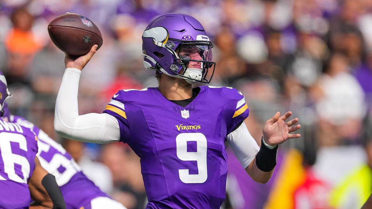 Minnesota Vikings quarterback J.J. McCarthy (9) passes against the Las Vegas Raiders in the second quarter at U.S. Bank Stadium.
