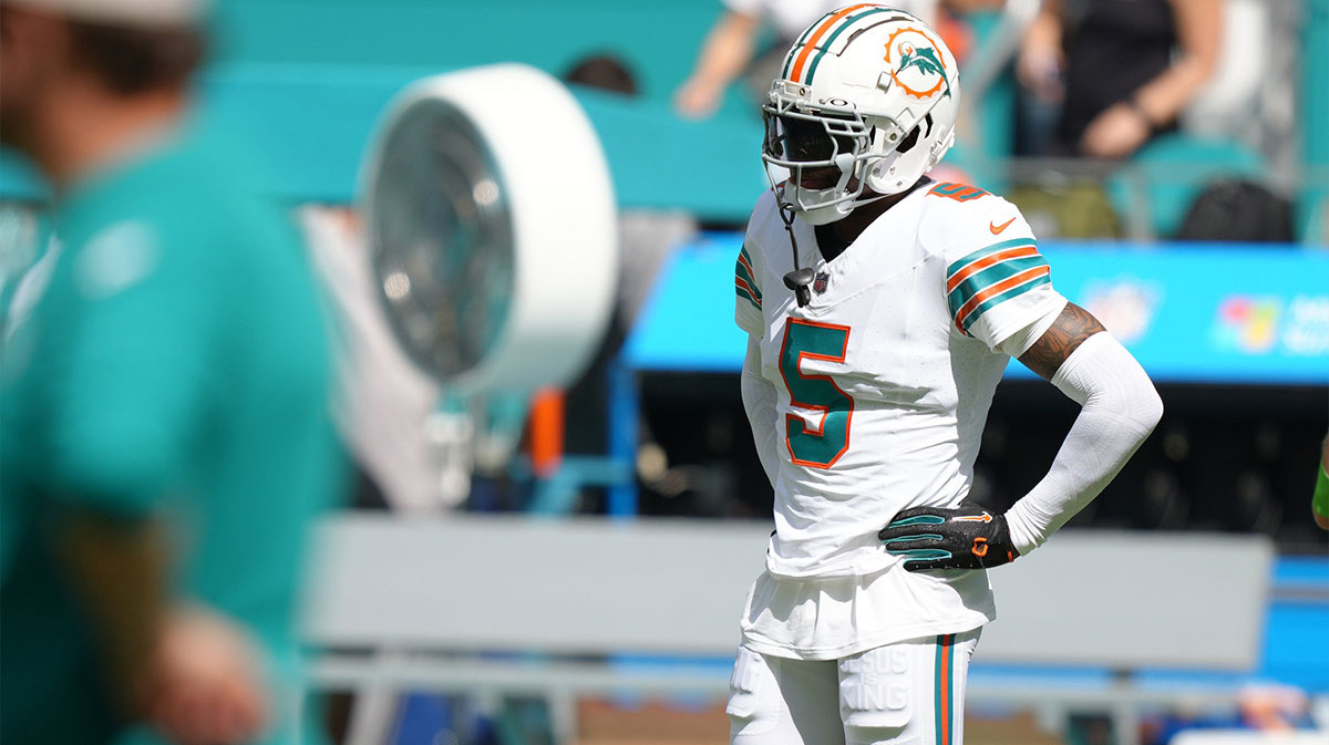Miami Dolphins cornerback Jalen Ramsey (5) returns to the lineup against the New England Patriots at Hard Rock Stadium in Miami Gardens, Oct. 29, 2023.