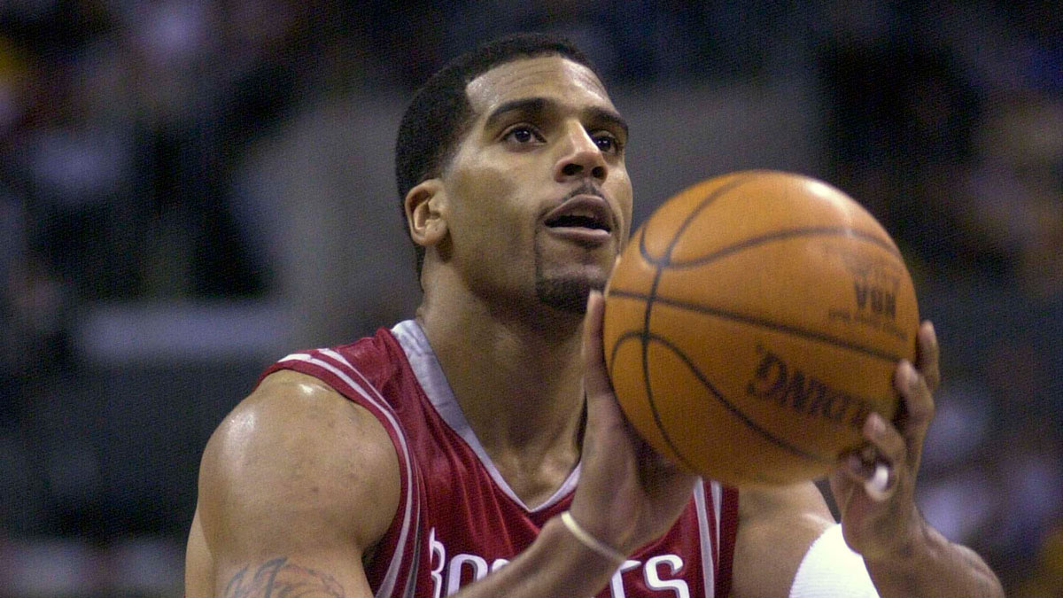 Houston Rockets forward Jim Jackson (21) shoots a free throw against the Los Angeles Lakers at the Staples Center. The Rockets defeated the Lakers 99-87.