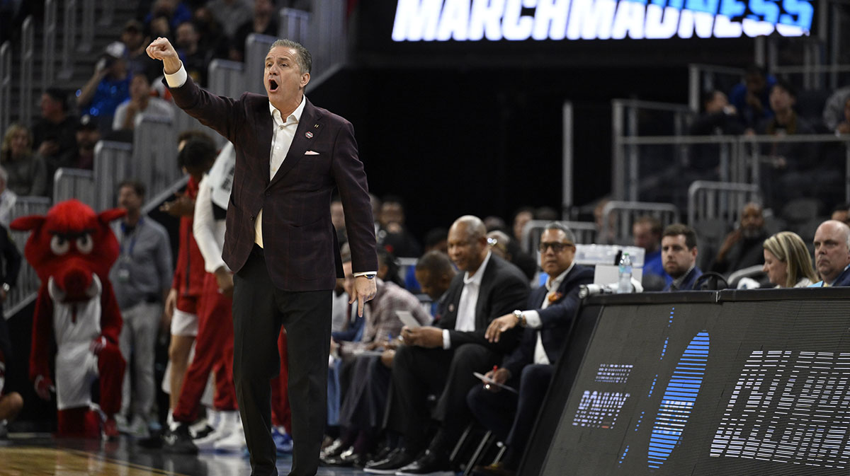 Arkansas Razorbacks head coach John Calipari shouts plays downcourt during the first half against the Texas Tech Red Raiders during a West Regional semifinal of the 2025 NCAA tournament at Chase Center.