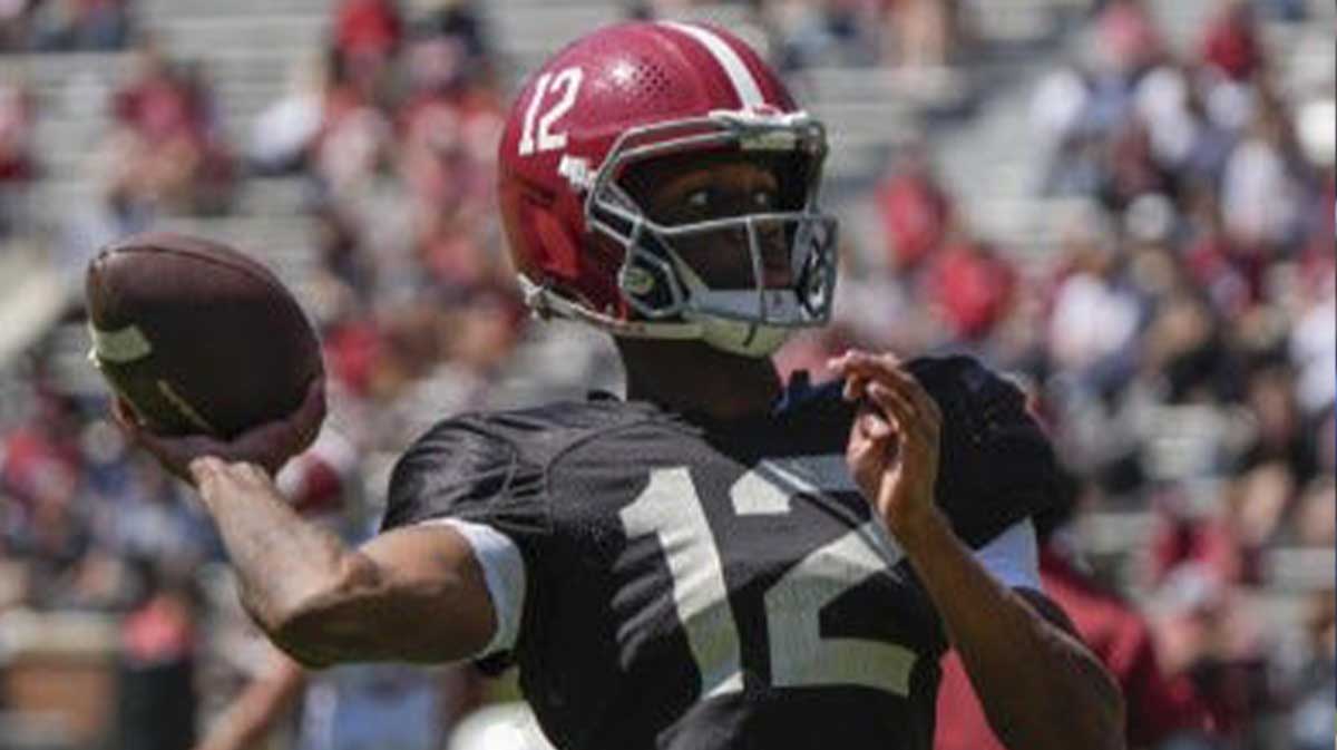 Keelon Russell warms up before Alabama football A-Day 2025. Mandatory Credit: © Gary Cosby/Tuscaloosa News / USA TODAY NETWORK via Imagn Images