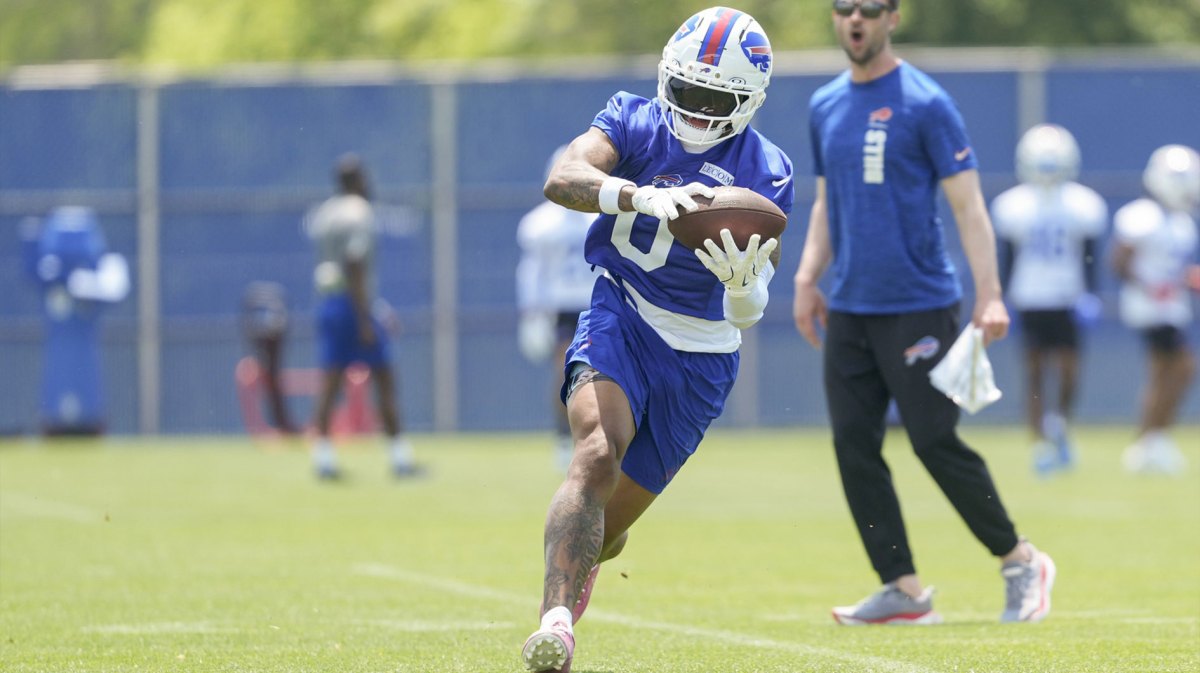 Buffalo Bills wide receiver Keon Coleman (0) makes a catch during Minicamp at Highmark Stadium.
