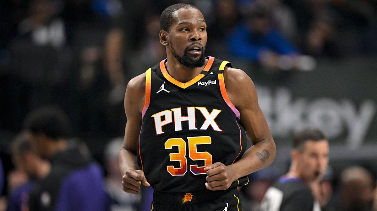 Phoenix Suns forward Kevin Durant (35) in action during the game between the Dallas Mavericks and the Phoenix Suns at American Airlines Center.