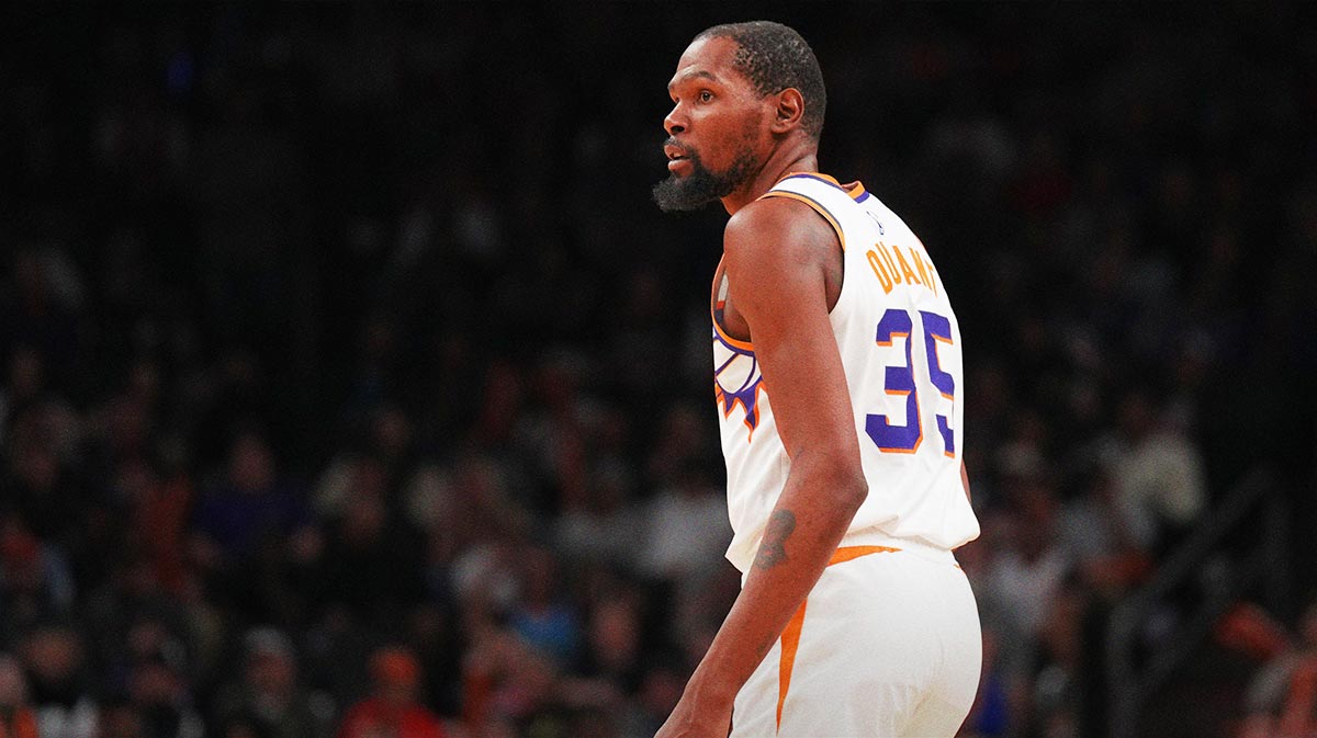 Phoenix Suns forward Kevin Durant (35) looks on against the Chicago Bulls during the second half at PHX Aena.