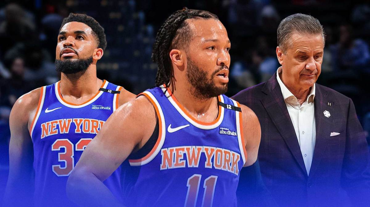 Jalen Brunson Knicks, Karl-Anthony Towns Knicks, John Calipari Arkansas with Knicks court behind them and blue strip