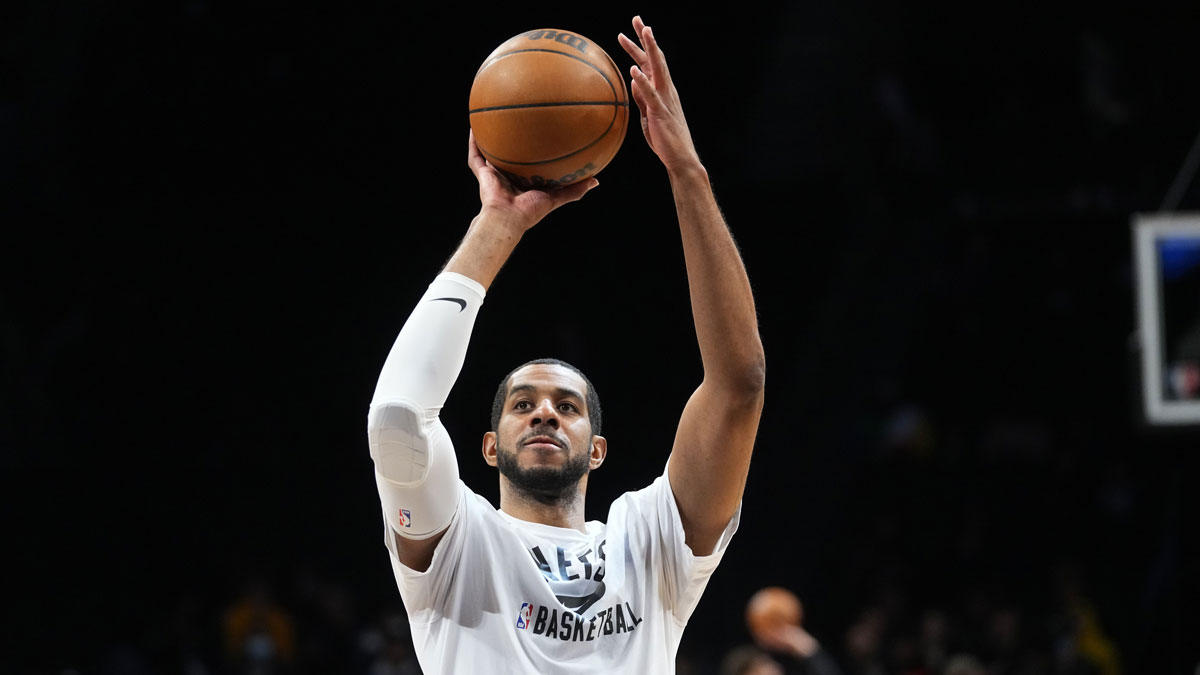Brooklyn Nets center LaMarcus Aldridge (21) warms up prior to the game against the Houston Rockets at Barclays Center.