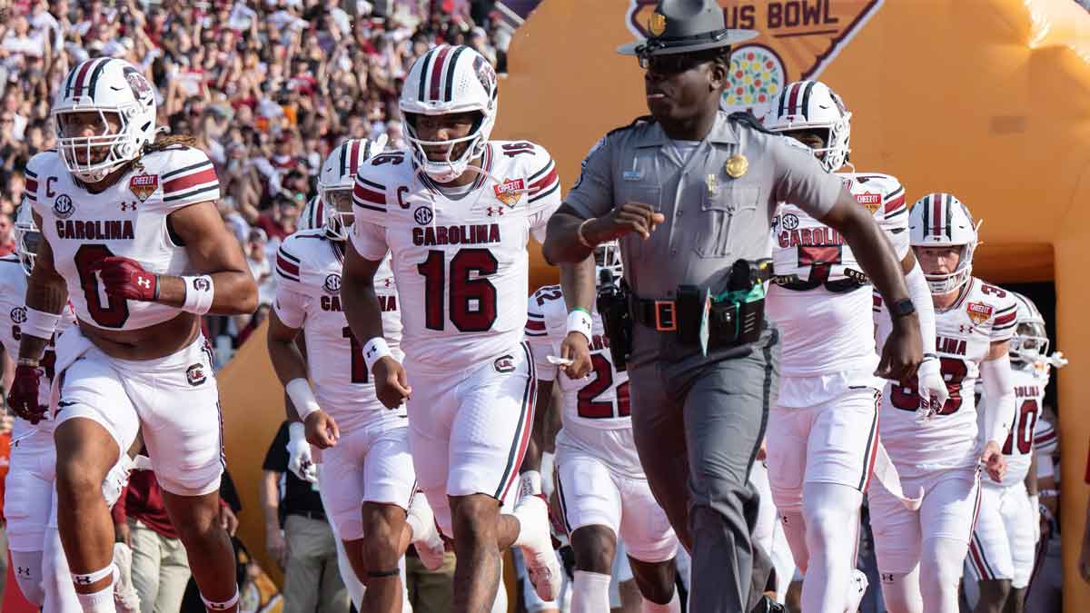 South Carolina Gamecocks quarterback LaNorris Sellers (16) leads his team agains the Illinois Fighting Illini before the game at Camping World Stadium.