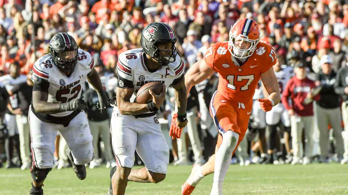 South Carolina quarterback LaNorris Sellers (16) scores the winning touchdown against Clemson during the fourth quarter at Memorial Stadium.