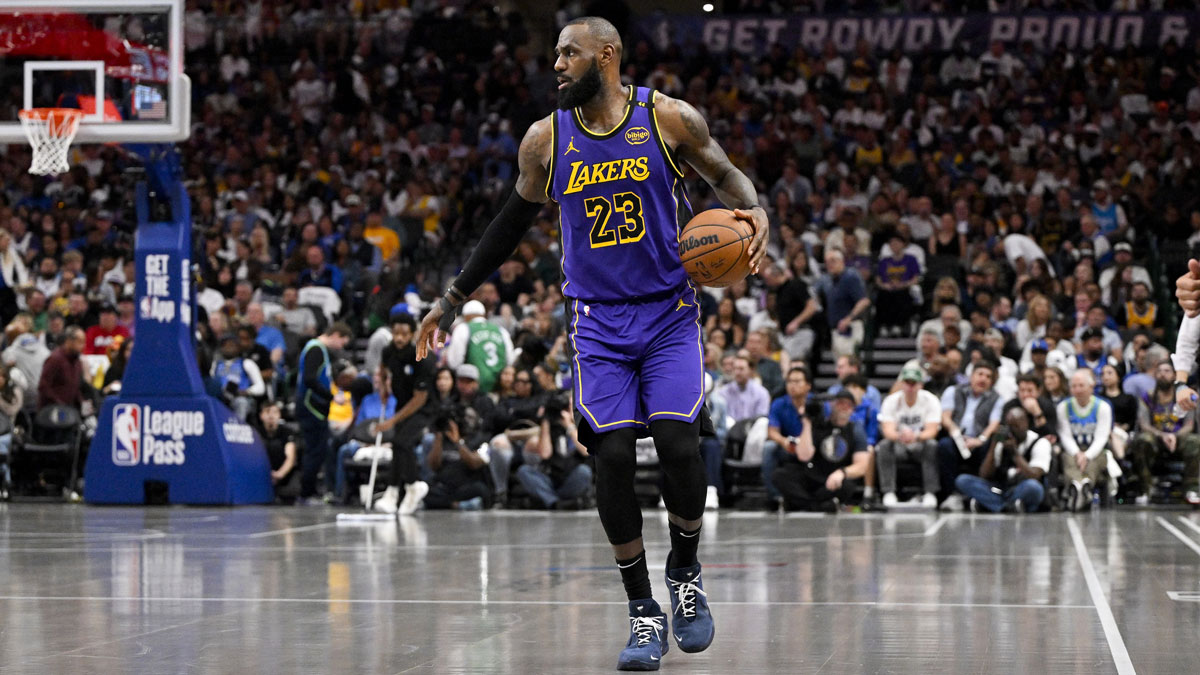 Los Angeles Lakers forward LeBron James (23) in action during the game between the Dallas Mavericks and the Los Angeles Lakers at American Airlines Center.