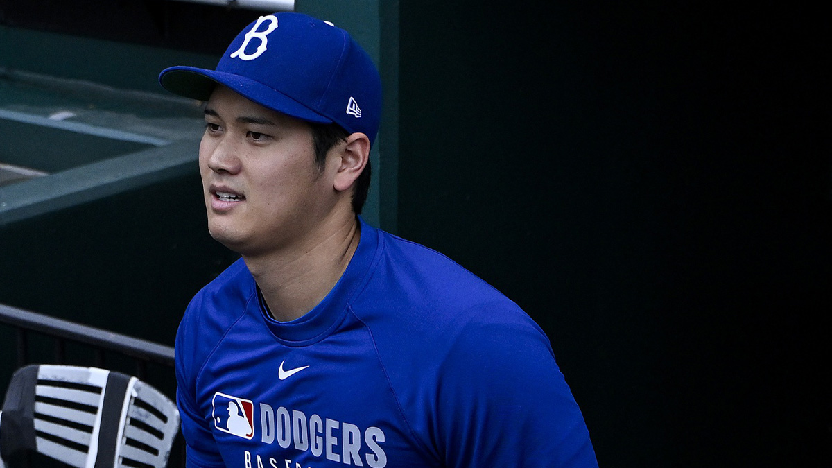 Los Angeles Dodgers designated hitter Shohei Ohtani (17) walks on to the field before a game against the St. Louis Cardinals at Busch Stadium. Glasnow