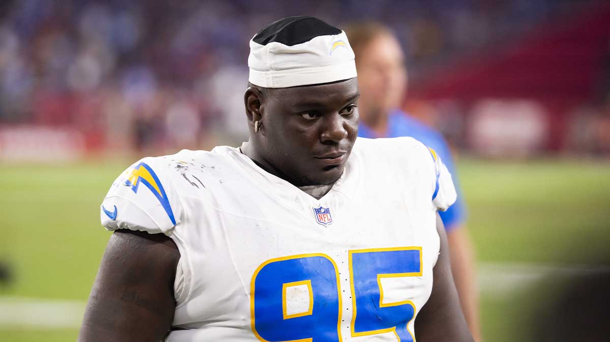 Los Angeles Chargers defensive tackle Poona Ford (95) against the Arizona Cardinals at State Farm Stadium.