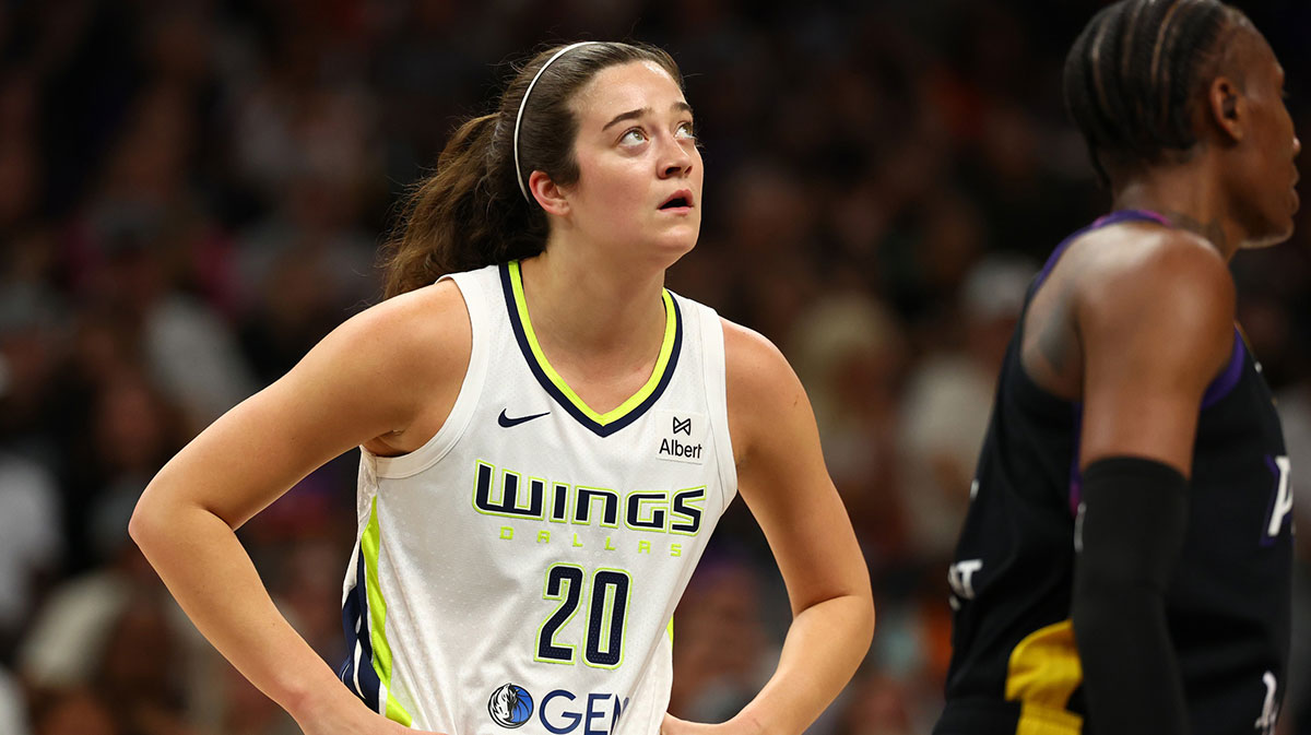 Dallas Wings forward Maddy Siegrist (20) against the Phoenix Mercury at PHX Arena.