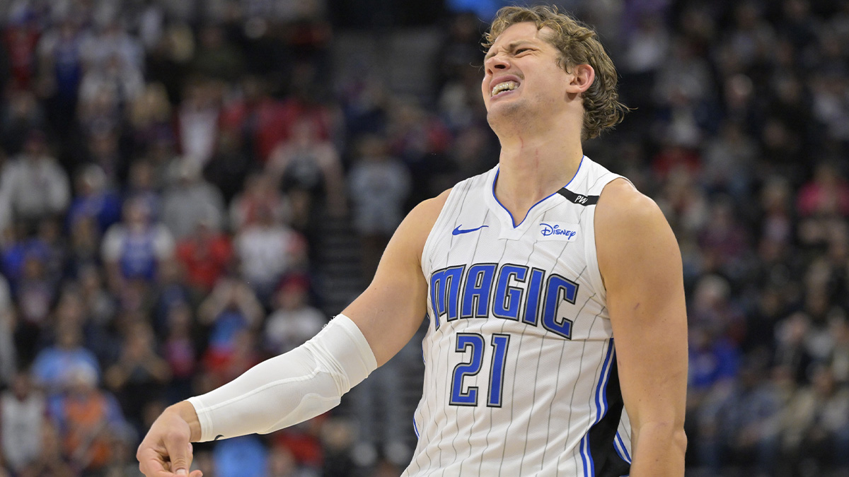 Orlando Magic center Moritz Wagner (21) reacts after missing a basket in the second half against the Los Angeles Clippers at Intuit Dome.