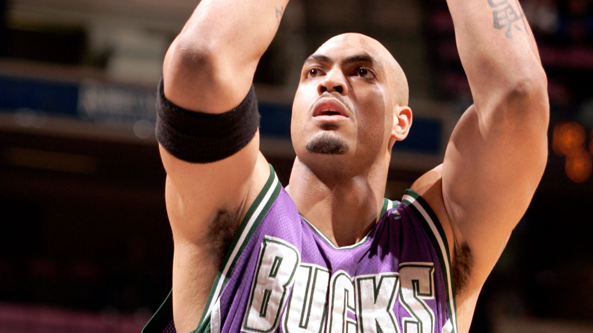 Milwaukee Bucks forward Marcus Fizer (21) in action against the New Jersey Nets at Continental Airlines Arena.